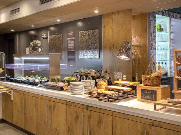 Café da manhã, almoço e jantar
