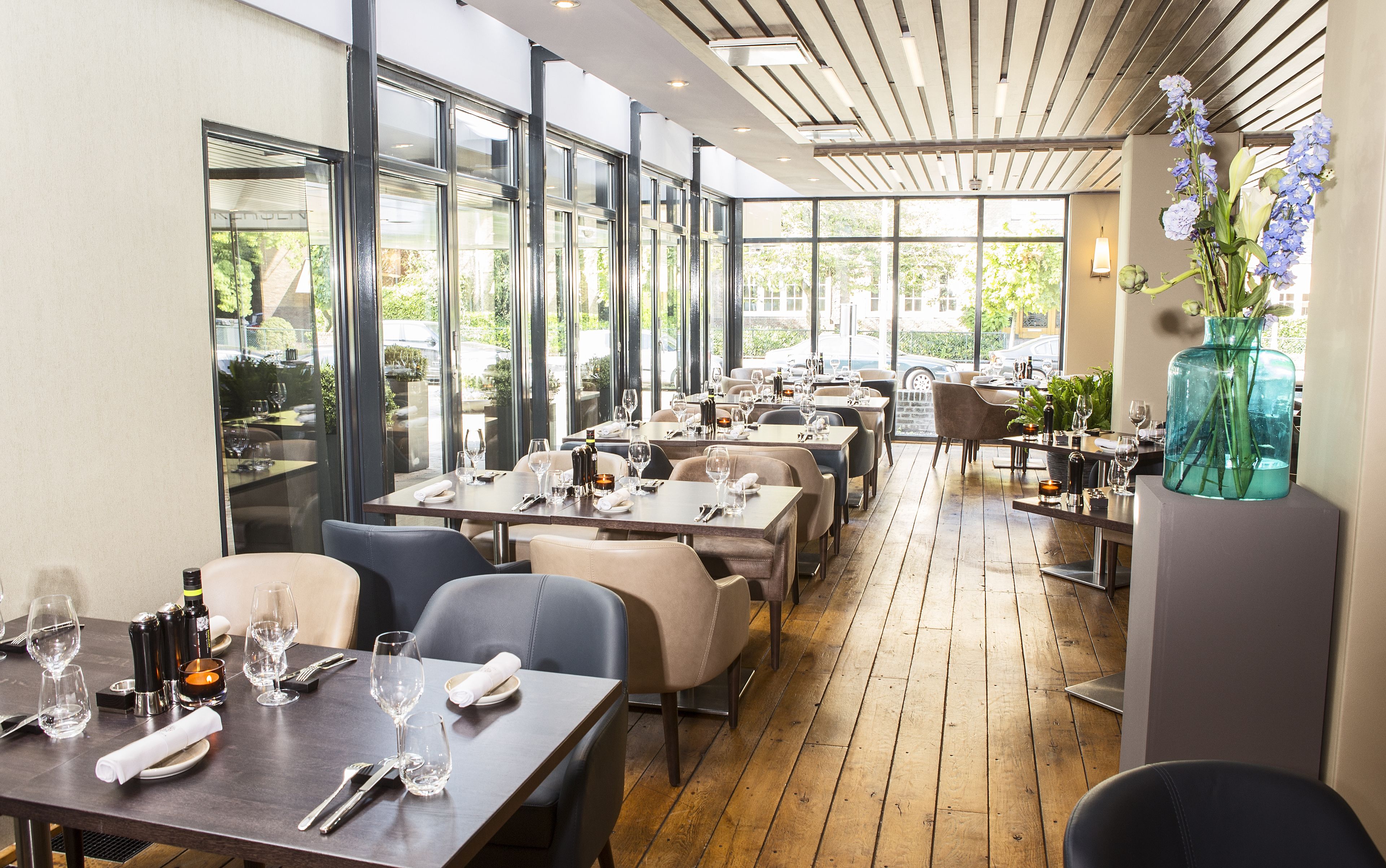 daily buffet breakfast (eur 29.50 per person)