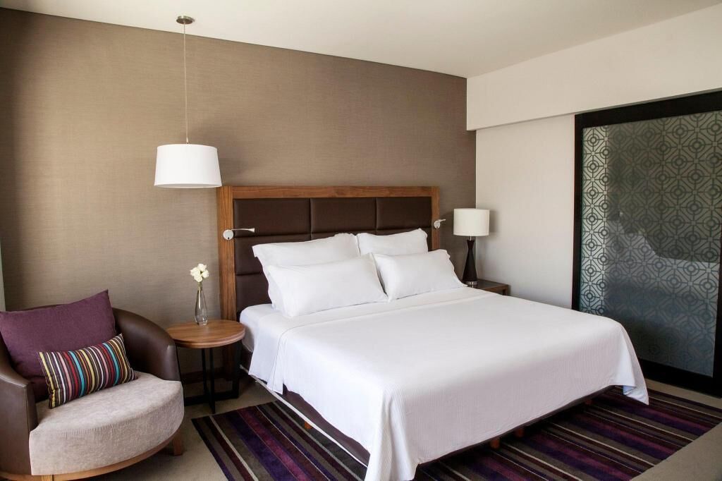 Down comforters, minibar, in-room safe, desk