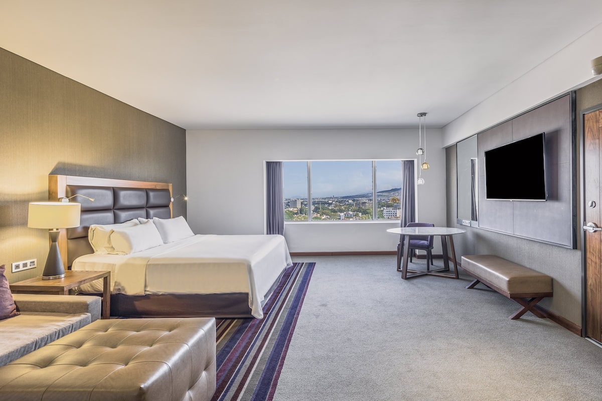 Down comforters, minibar, in-room safe, desk