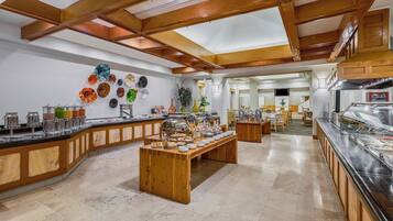 Desayuno buffet todos los días (con cargo)