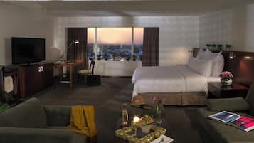Suite Junior, 1 très grand lit | Couette en duvet, minibar, coffre-fort pour ordinateur portable, bureau