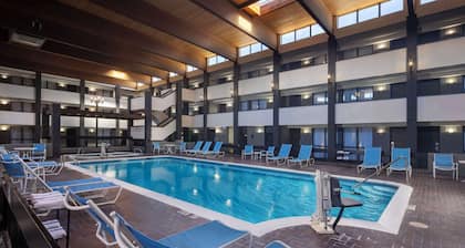 DoubleTree by Hilton Manhattan, KS