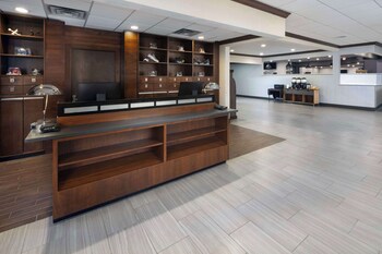 DoubleTree by Hilton Manhattan, KS