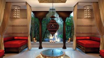 Couples treatment room(s), sauna, steam room, Turkish bath/hammam