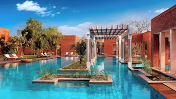 2 outdoor pools, pool umbrellas, sun loungers