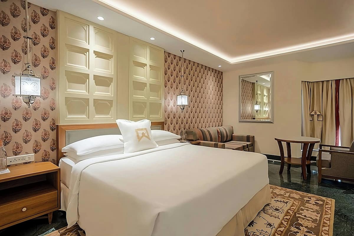 1 chambre, minibar, coffres-forts dans les chambres, bureau