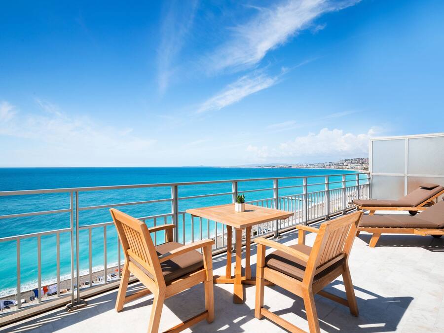 Ropa de cama hipoalergénica y minibar