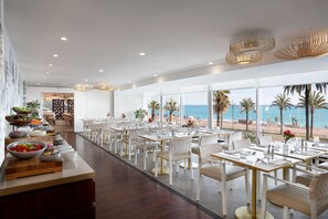 Lunch, dinner and brunch served  - Le Meridien Nice (Nice)