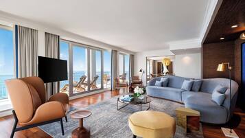 Hypoallergeen beddengoed, een minibar, een kluis op de kamer, een bureau