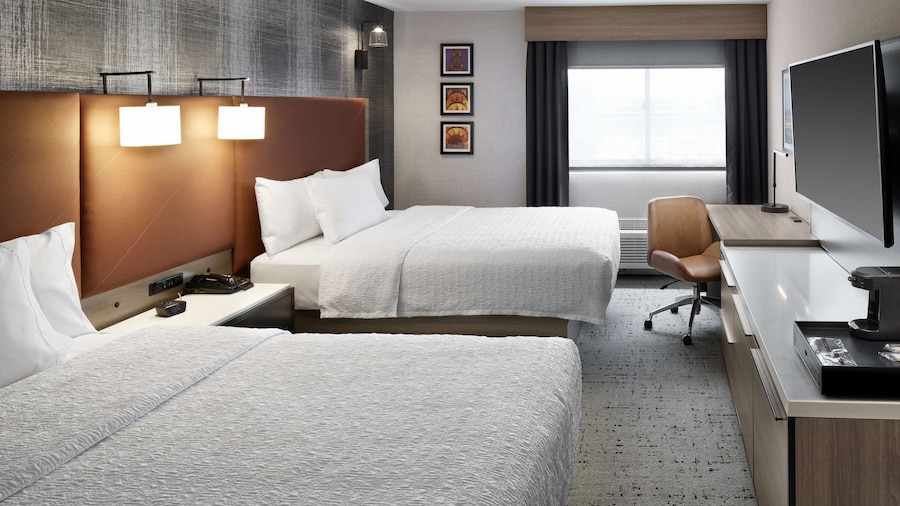 Hampton Inn Newark Airport