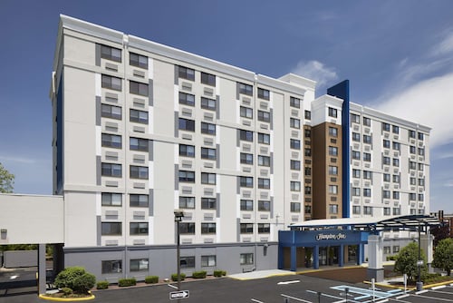 Hampton Inn Newark Airport