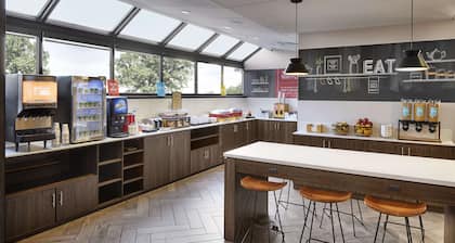 Hampton Inn Newark Airport