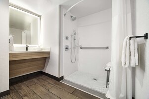 Dusche im Bad