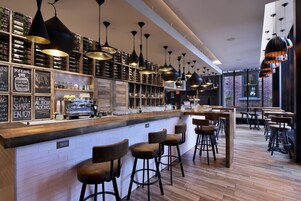 Bar (en la propiedad)
