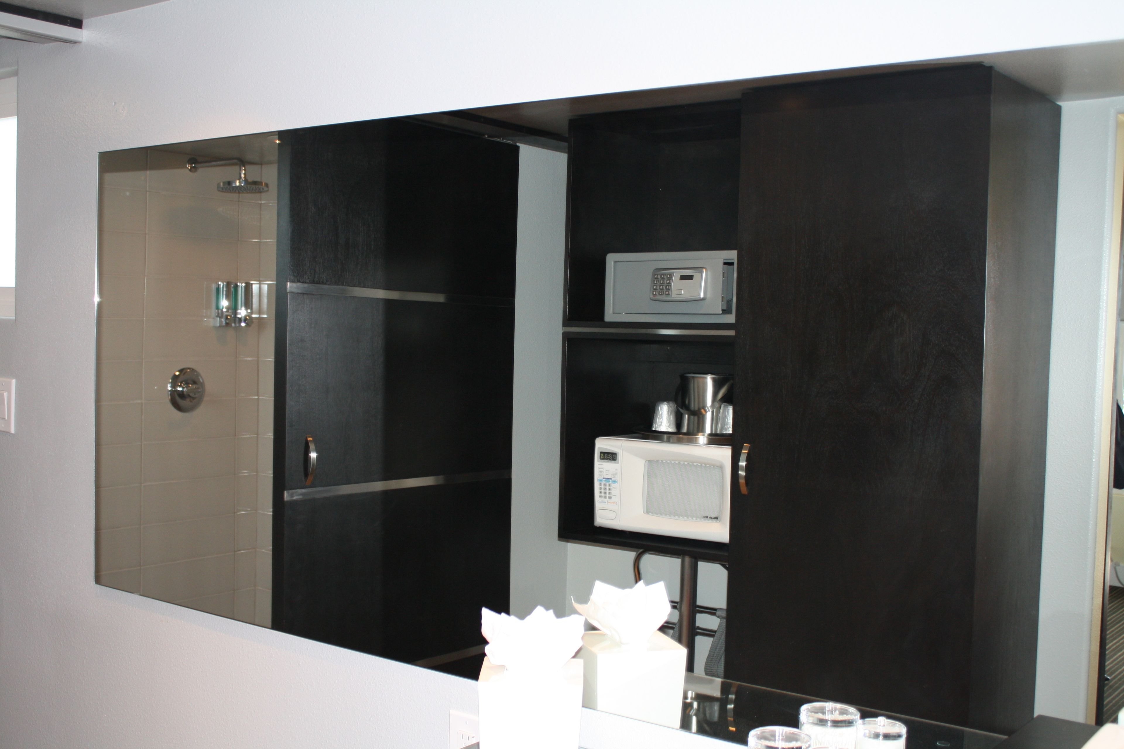 shower, rainfall showerhead, free toiletries, hair dryer