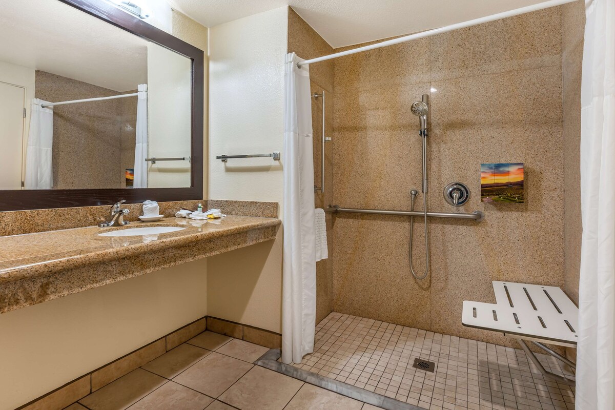 Salle de bain accessible aux personnes à mobilité réduite