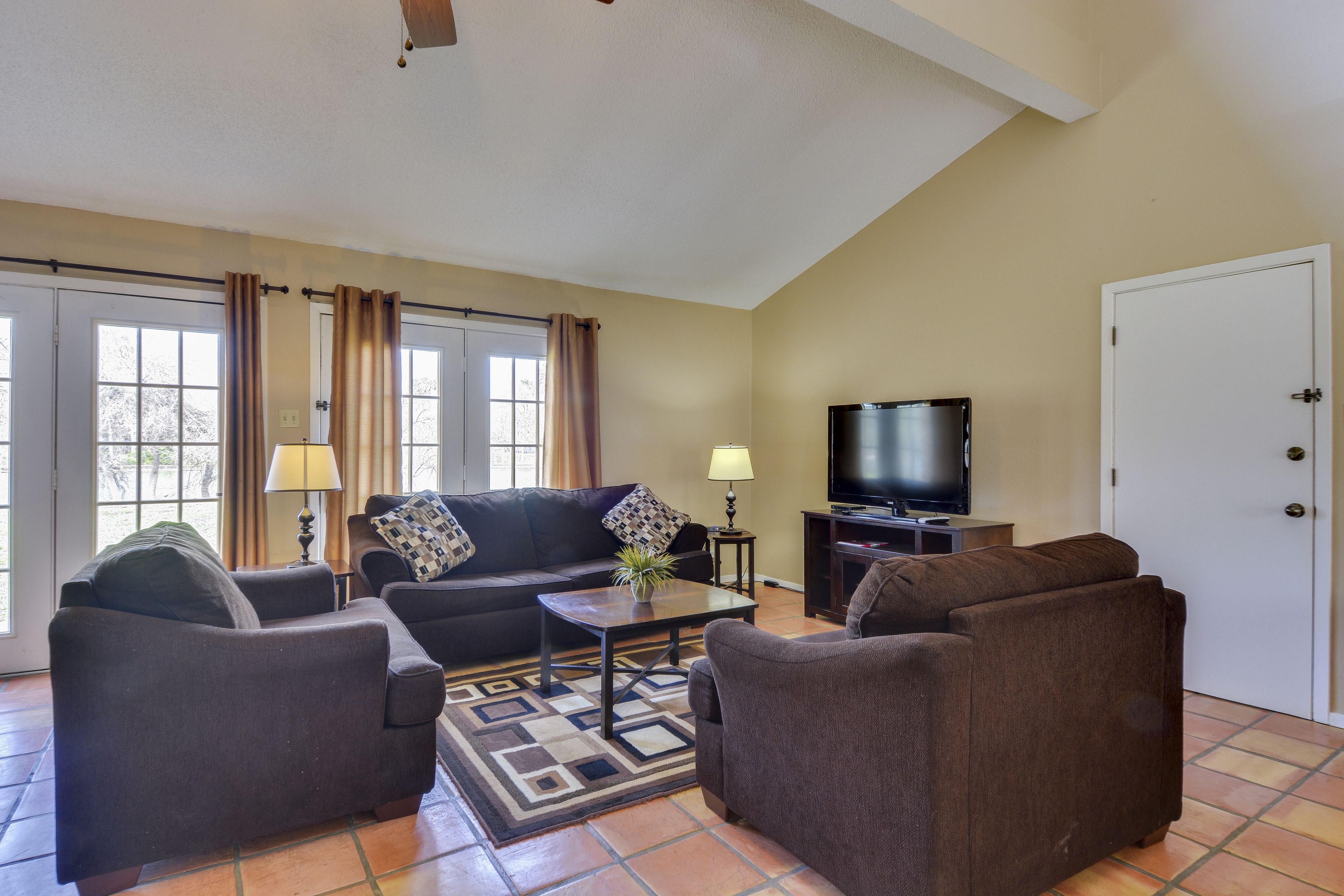 suite, 1 king bed | living area | 32-inch led tv with satellite channels, tv