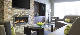 Holiday Inn Cincinnati-Riverfront by IHG