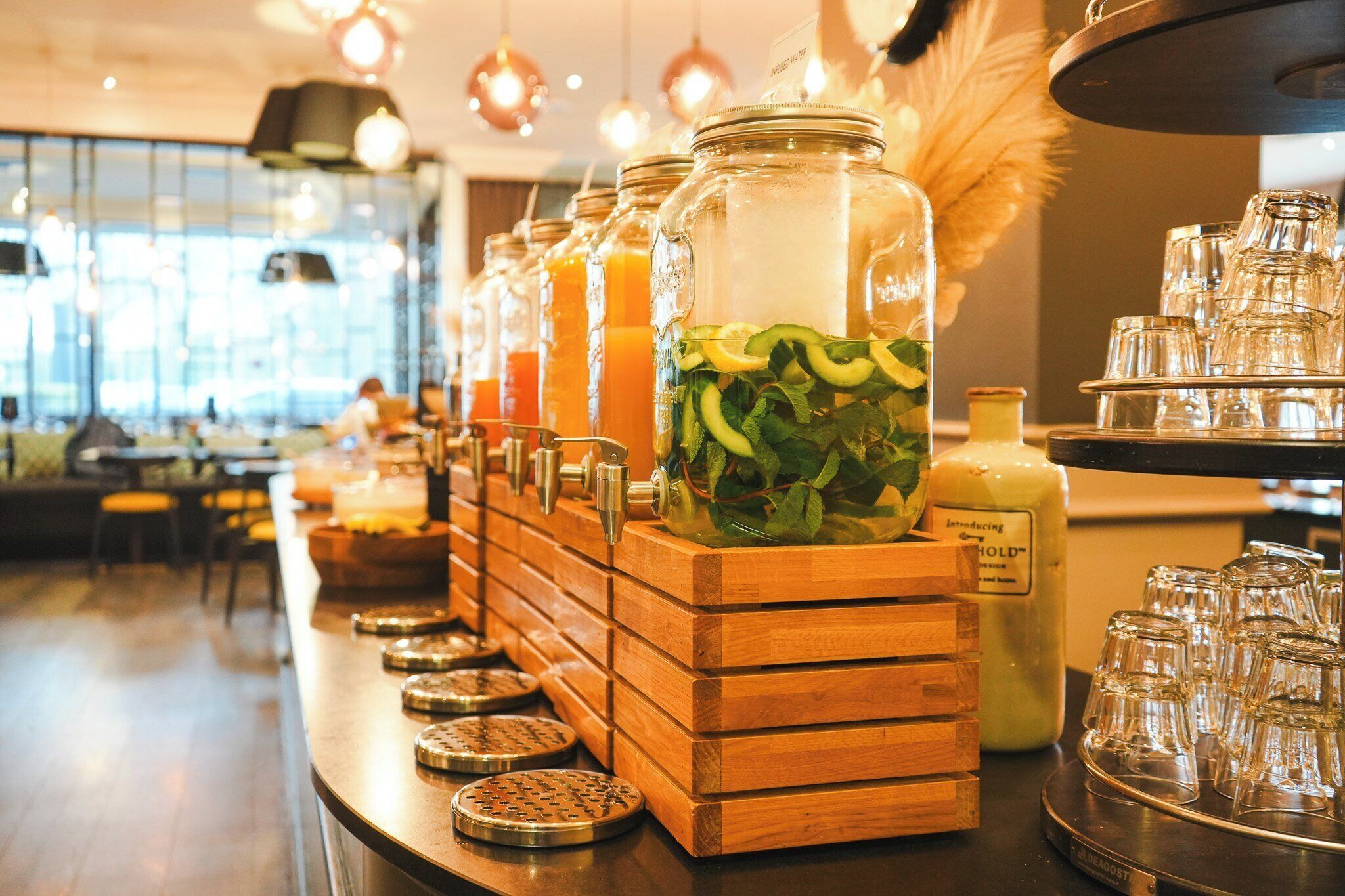 Tägliches Frühstücksbuffet gegen Gebühr