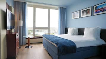 Suite, 1 Bedroom | Premium bedding, minibar, in-room safe, desk