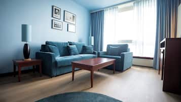 Suite, 1 Bedroom | Premium bedding, minibar, in-room safe, desk