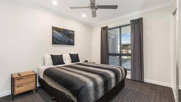 Premium Apartment, 2 Bedrooms | 1 bedroom, minibar, desk, iron/ironing board