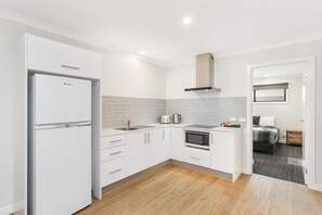 Premium Apartment, 2 Bedrooms | Private kitchen