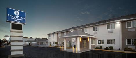 Vista frontal de la propiedad