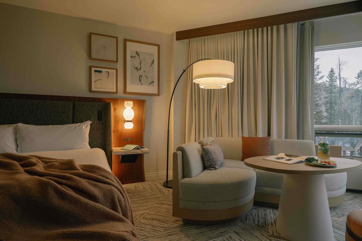 Suite, 1 King Bed, Terrace (Wellness Studio, Peak View)