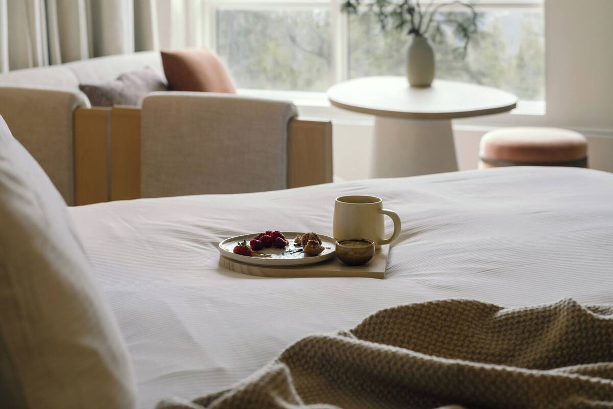 classic room, 1 king bed | premium bedding, pillow-top beds, minibar, in-room safe