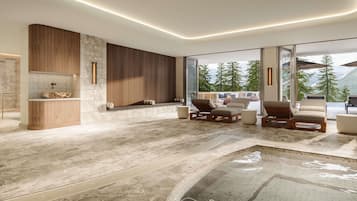 Kolam renang indoor