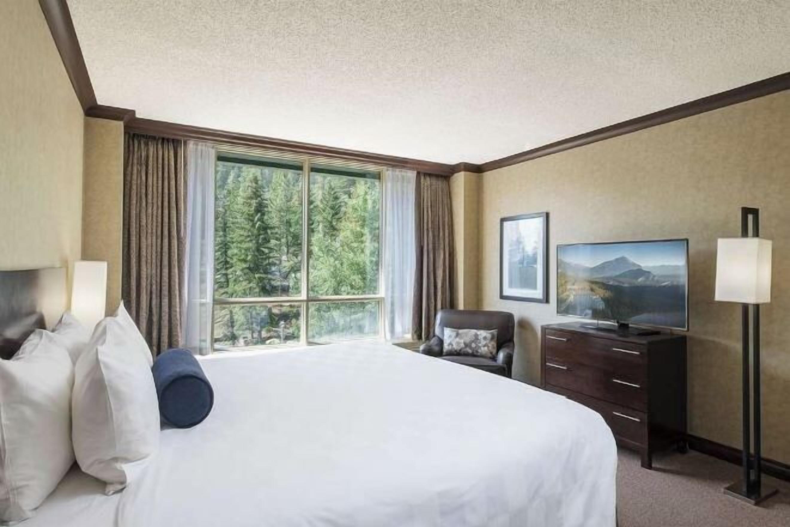 Ropa de cama de alta calidad, colchones con acolchado adicional, minibar