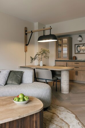 Ropa de cama de alta calidad, colchones con acolchado adicional, minibar