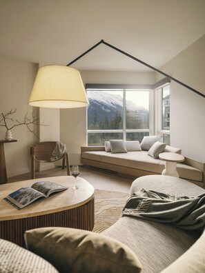 Suite, 1 habitación | Ropa de cama de alta calidad, colchones con acolchado adicional, minibar