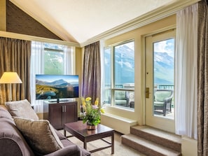 Premium bedding, pillowtop beds, minibar, in-room safe