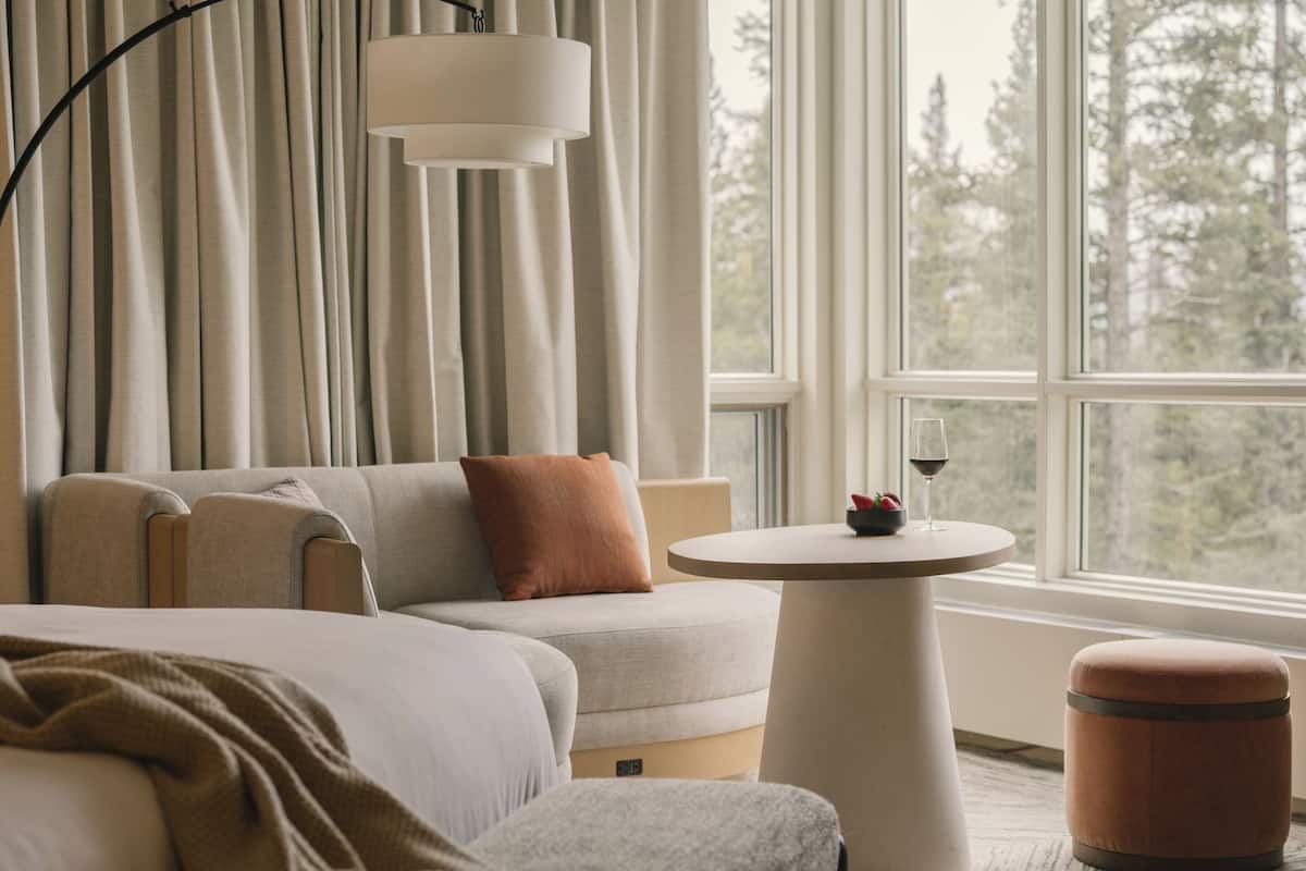 classic room, 1 king bed | premium bedding, pillow-top beds, minibar, in-room safe