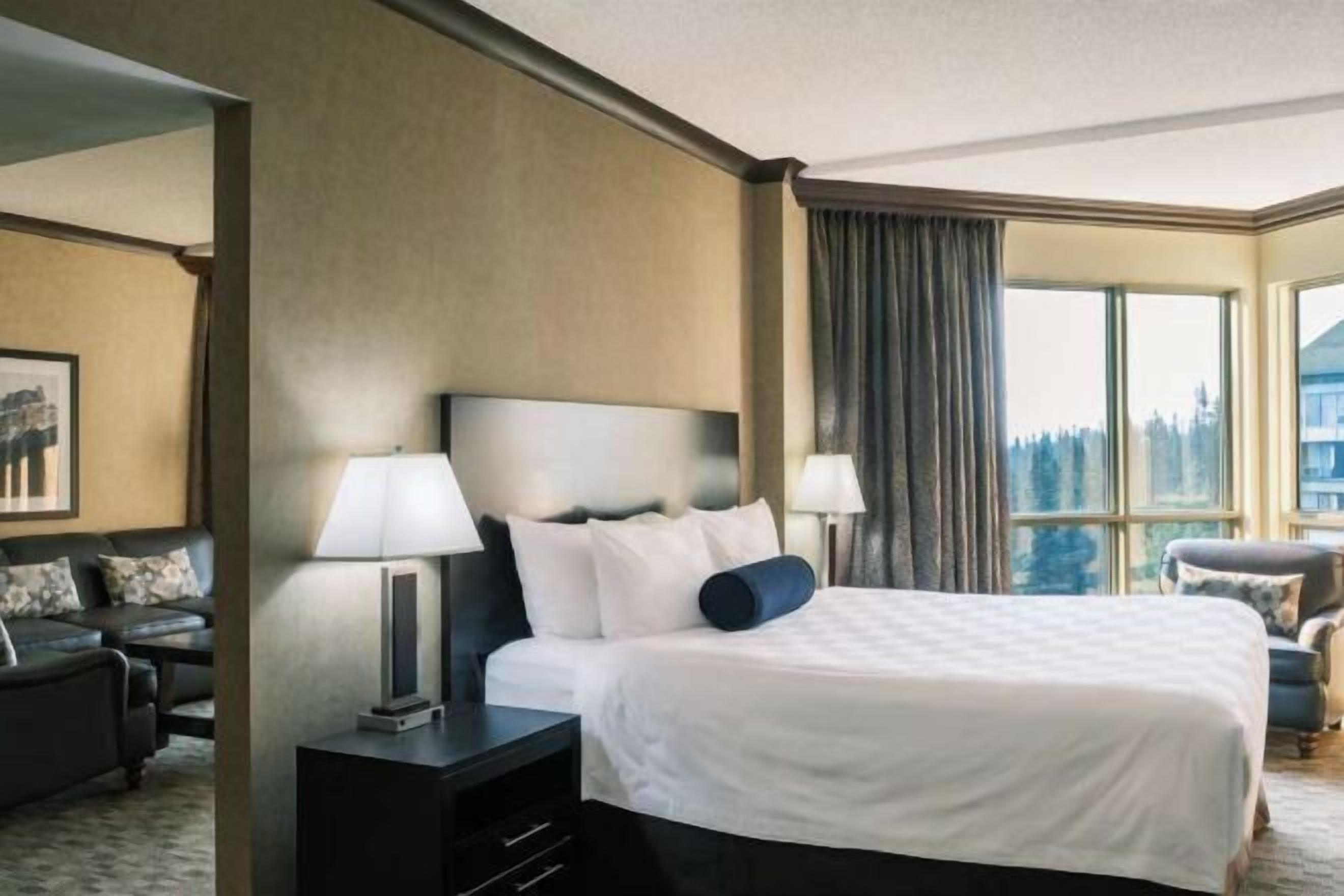 Ropa de cama de alta calidad, colchones con acolchado adicional, minibar