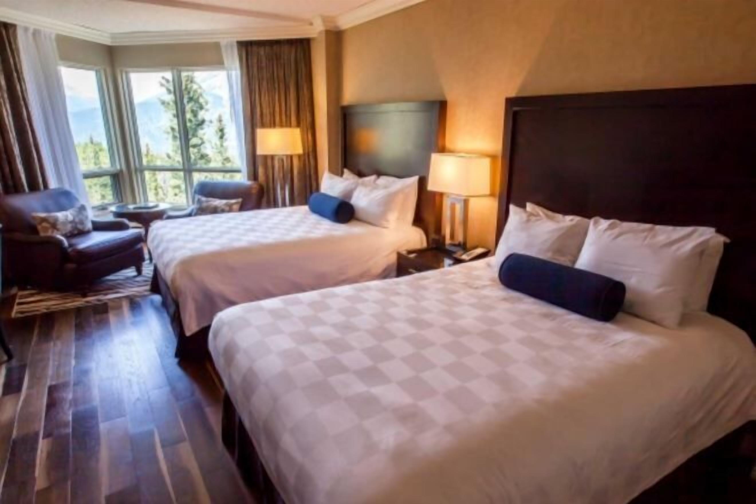 Ropa de cama de alta calidad, colchones con acolchado adicional, minibar