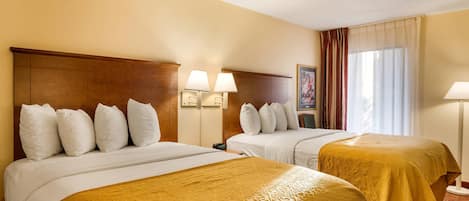 Skrivebord, strykejern/-brett, wi-fi (inkludert) og sengetøy