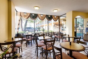 Lunch and dinner served - Quality Inn Blytheville (Blytheville)