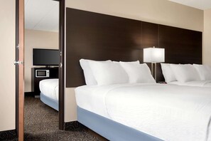 Ropa de cama de alta calidad, escritorio, cortinas opacas