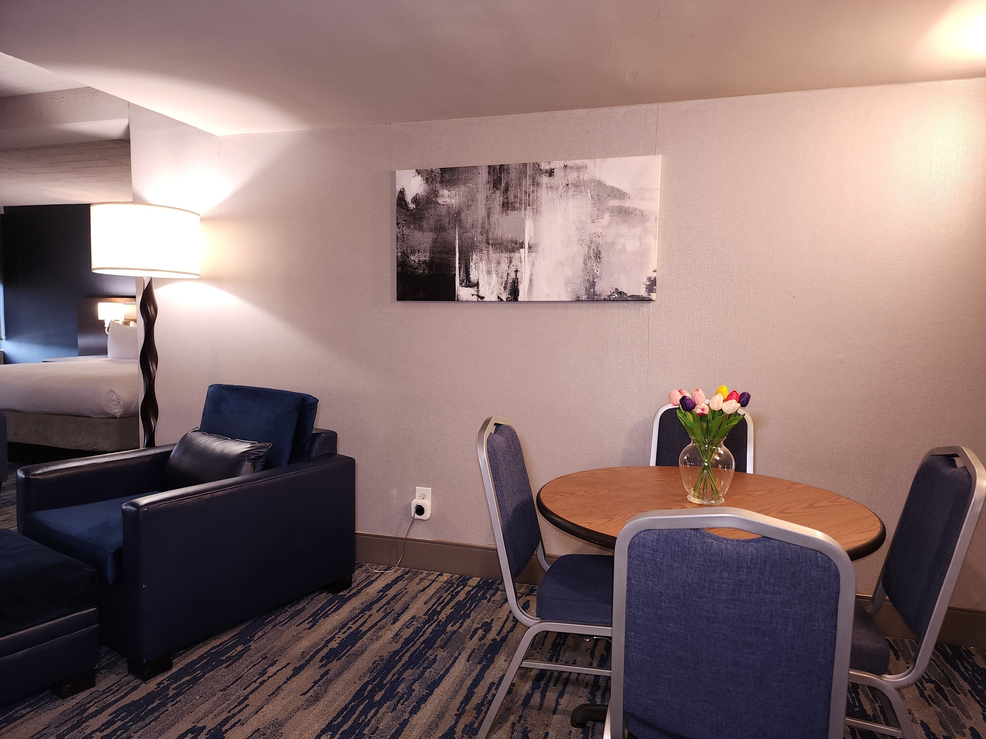 standard room, 1 king bed, refrigerator, corner (with sofabed) | premium bedding, individually furnished, desk, laptop workspace