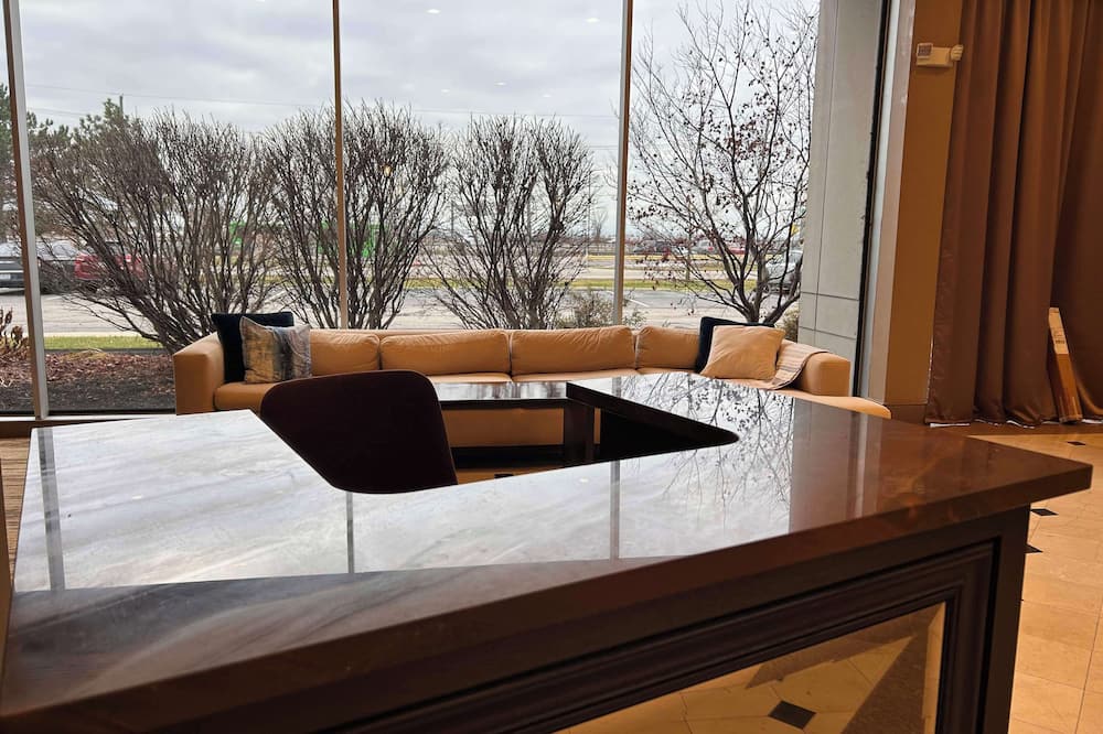 Skyline Hotel Detroit Airport, SureStay Collection by BW