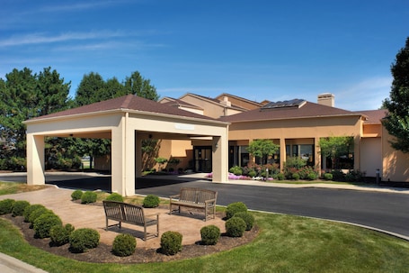 Exterior. Courtyard by Marriott Toledo Airport Holland