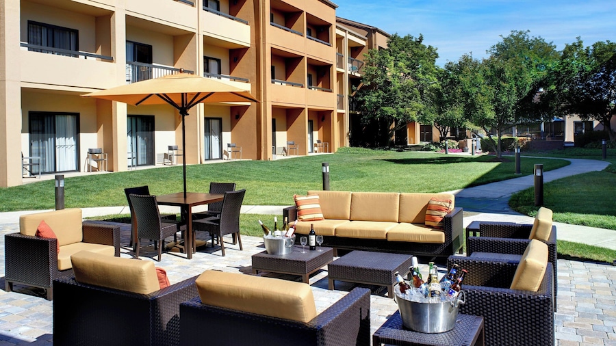 Courtyard by Marriott Toledo Airport Holland