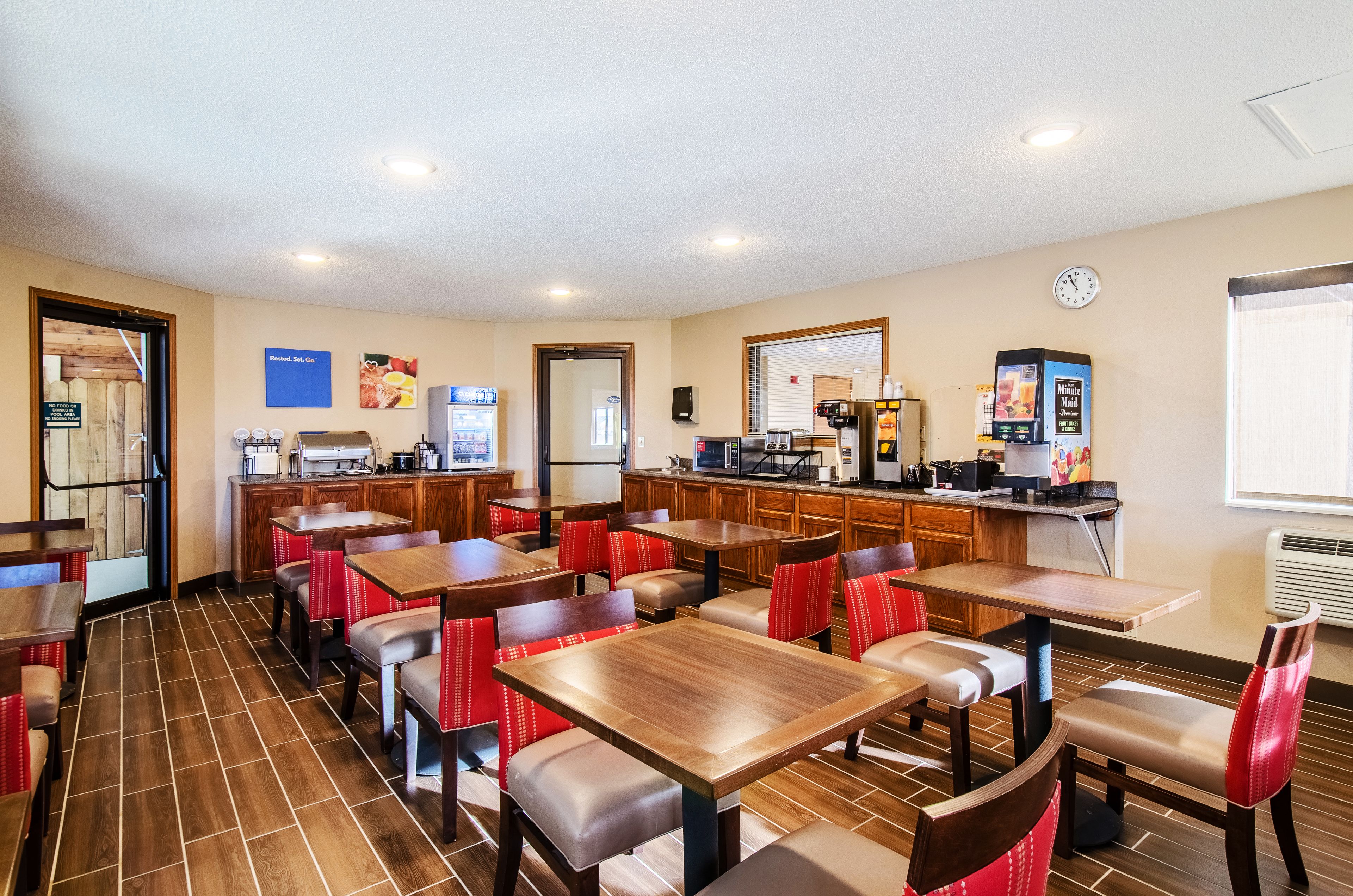 free buffet breakfast