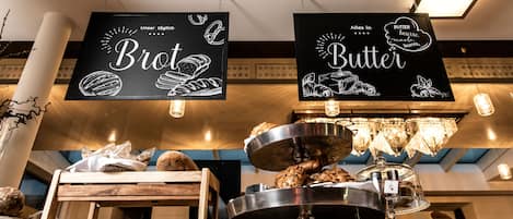 Desayuno buffet (EUR 26 por persona)