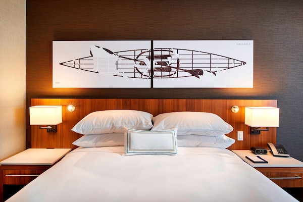 Room, 1 King Bed | 1 bedroom, desk, laptop workspace, iron/ironing board