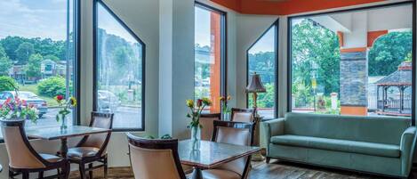 Desayuno continental incluido todos los días